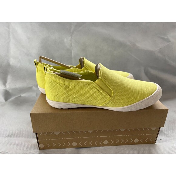 Zodiac Paige Citron Slip On Sneakers Womens 9 M Yellow Casual Low Top Shoes NWB - Picture 2 of 7